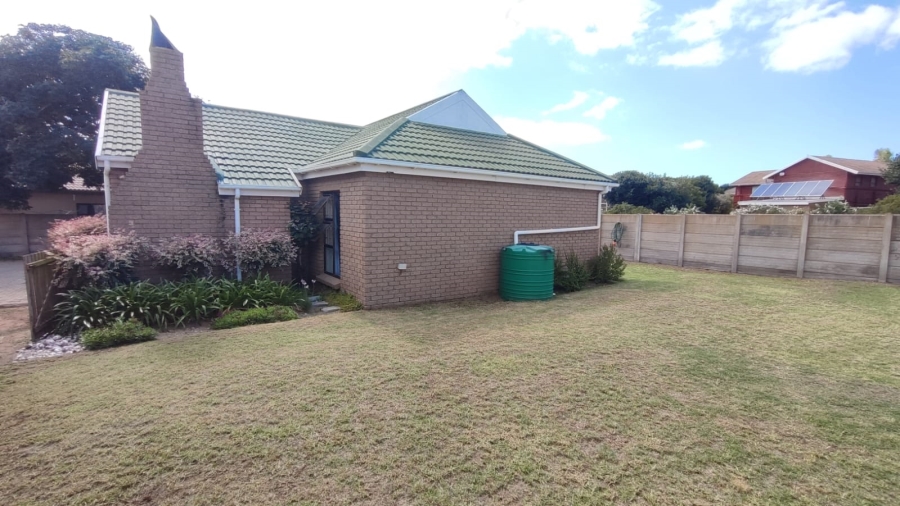 3 Bedroom Property for Sale in Stilbaai Wes Western Cape